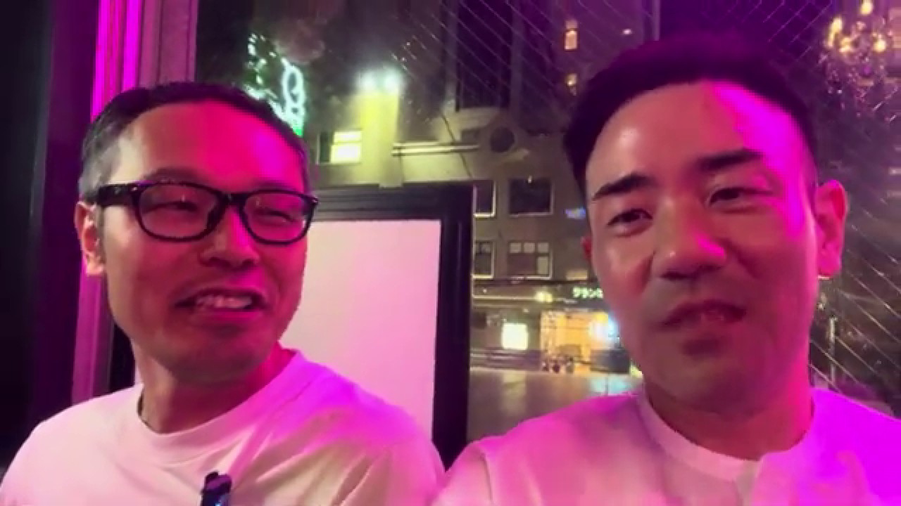 店舗経営者倶楽部 会員インタビューの様子（会員と主宰・繁友健志の対談）