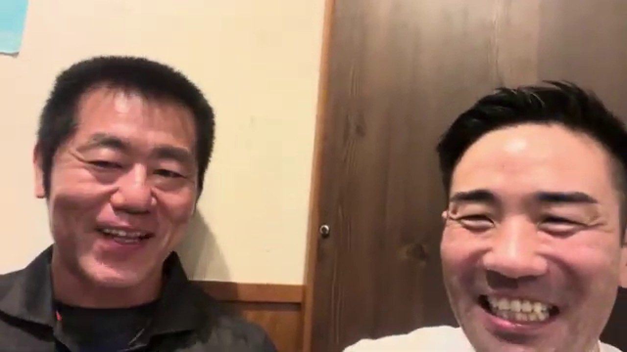 店舗経営者倶楽部 会員インタビューの様子（会員と主宰・繁友健志の対談）