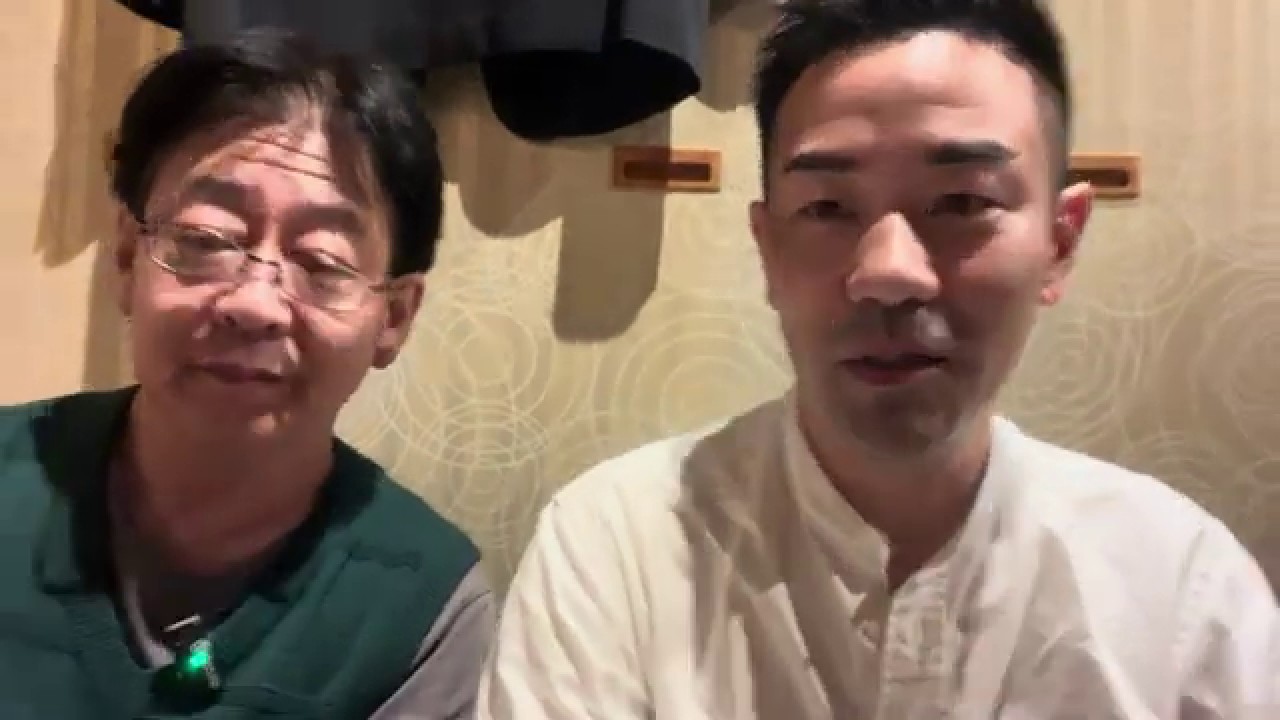 店舗経営者倶楽部 会員インタビューの様子（会員と主宰・繁友健志の対談）